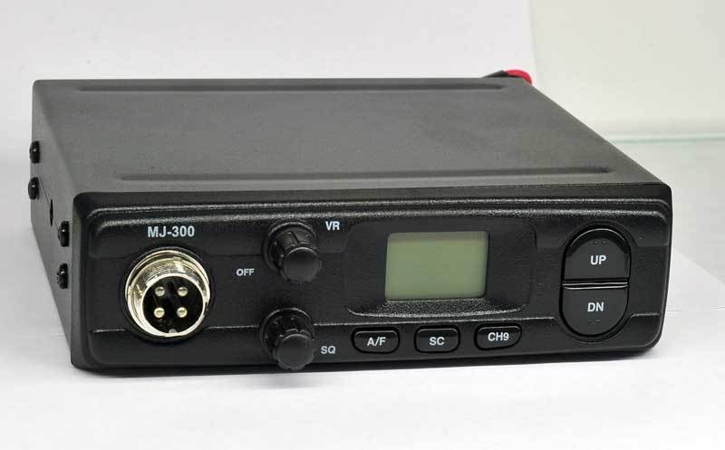 MegaJet MJ-300 – автомобильная радиостанция высокой мощности с поддержкой 135 каналов