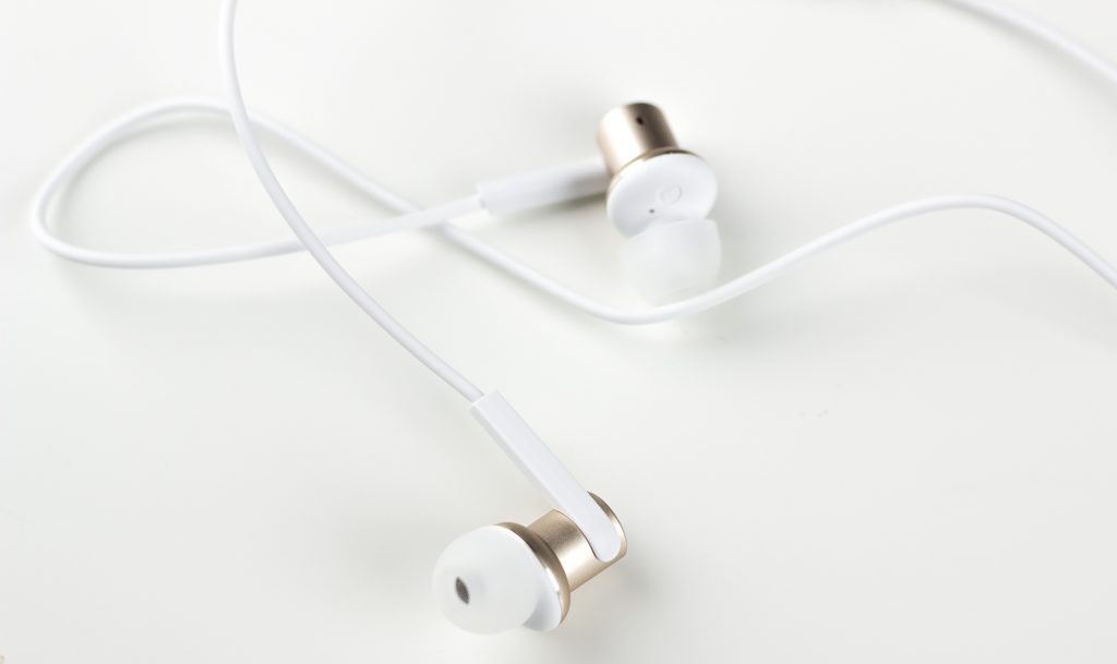 Гибридные наушники Xiaomi Mi In-Ear Headphones - Пульт управления