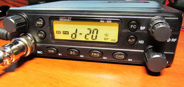 MEGAJET MJ-650 –автомобильная радиостанция высокой мощности с поддержкой 240 каналов связи