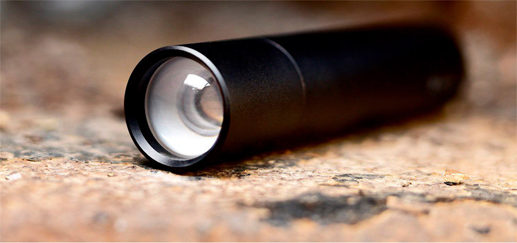 Фонарик Xiaomi Beebest Zoom Flashlight, черный – компактный фонарик в металлическом корпусе