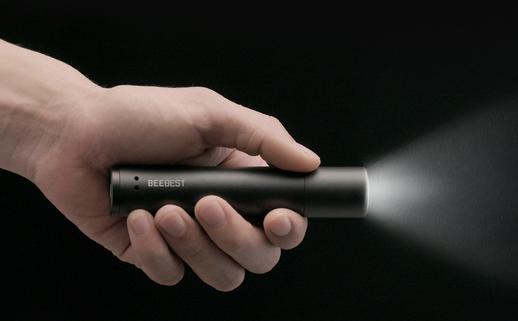 Фонарик Xiaomi Beebest Zoom Flashlight, черный – компактный фонарик в металлическом корпусе.