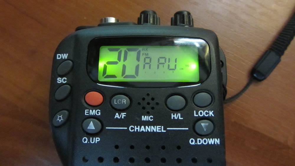 Информативный дисплей ALAN 42 – универсальной радиостанции с передатчиком высокой мощности 4 Вт