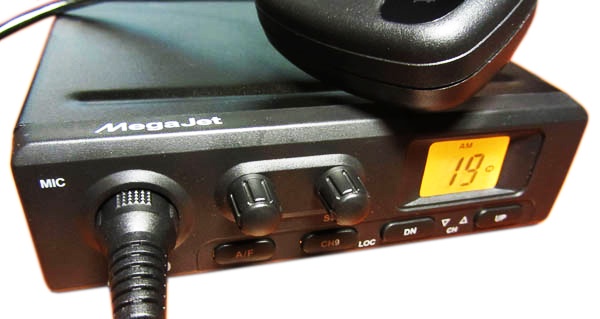 MJ-100 Megajet – автомобильная радиостанция высокой мощности с поддержкой 120 каналов связи
